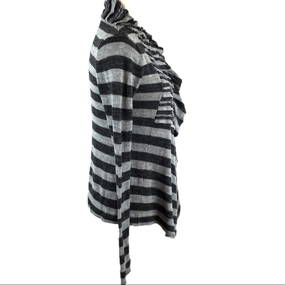 5/48 Gray Striped Ruffle Cardigan - Picture 4 of 8